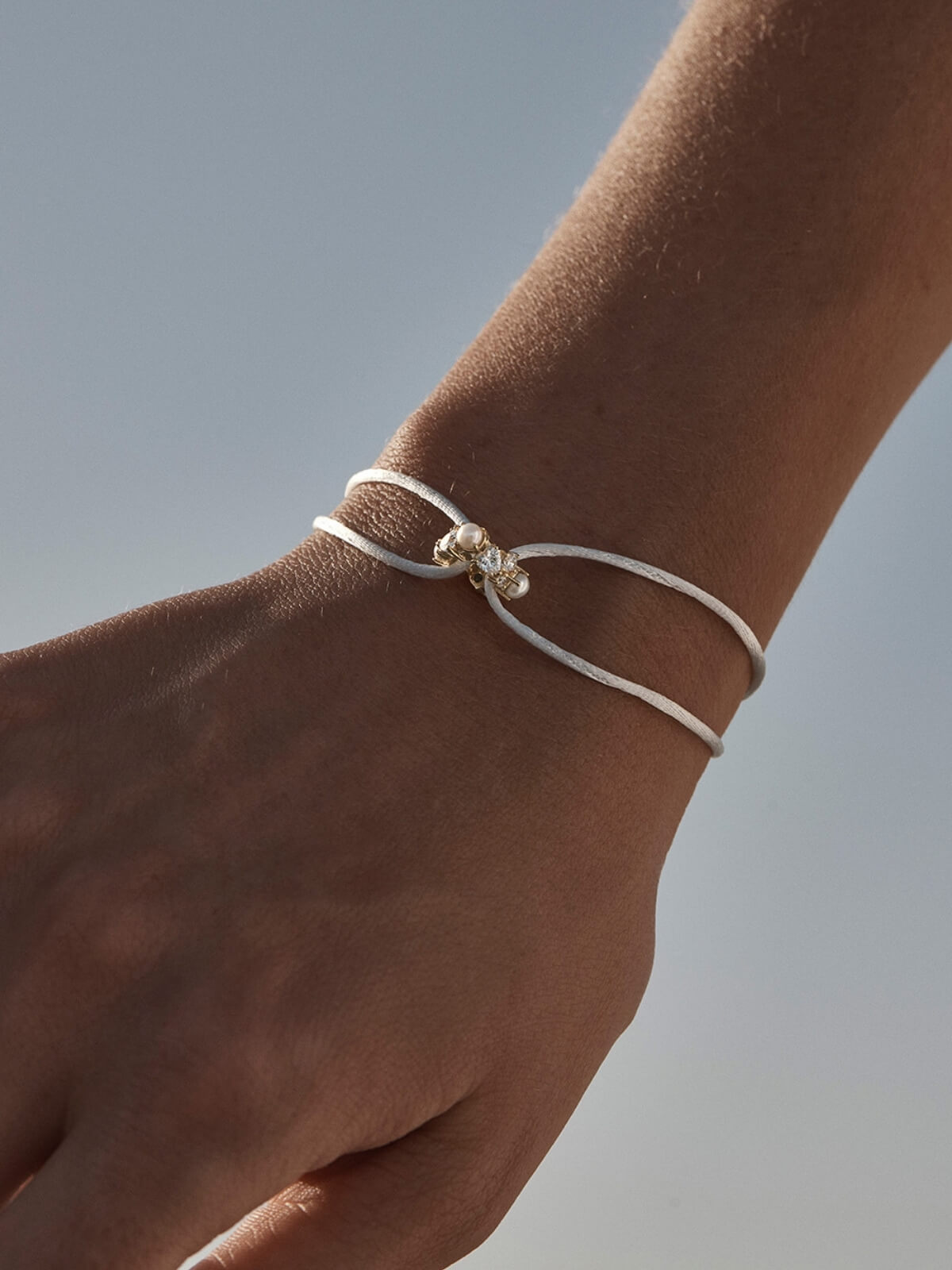 Love in Stillness Pearl Petal - 18K Gold