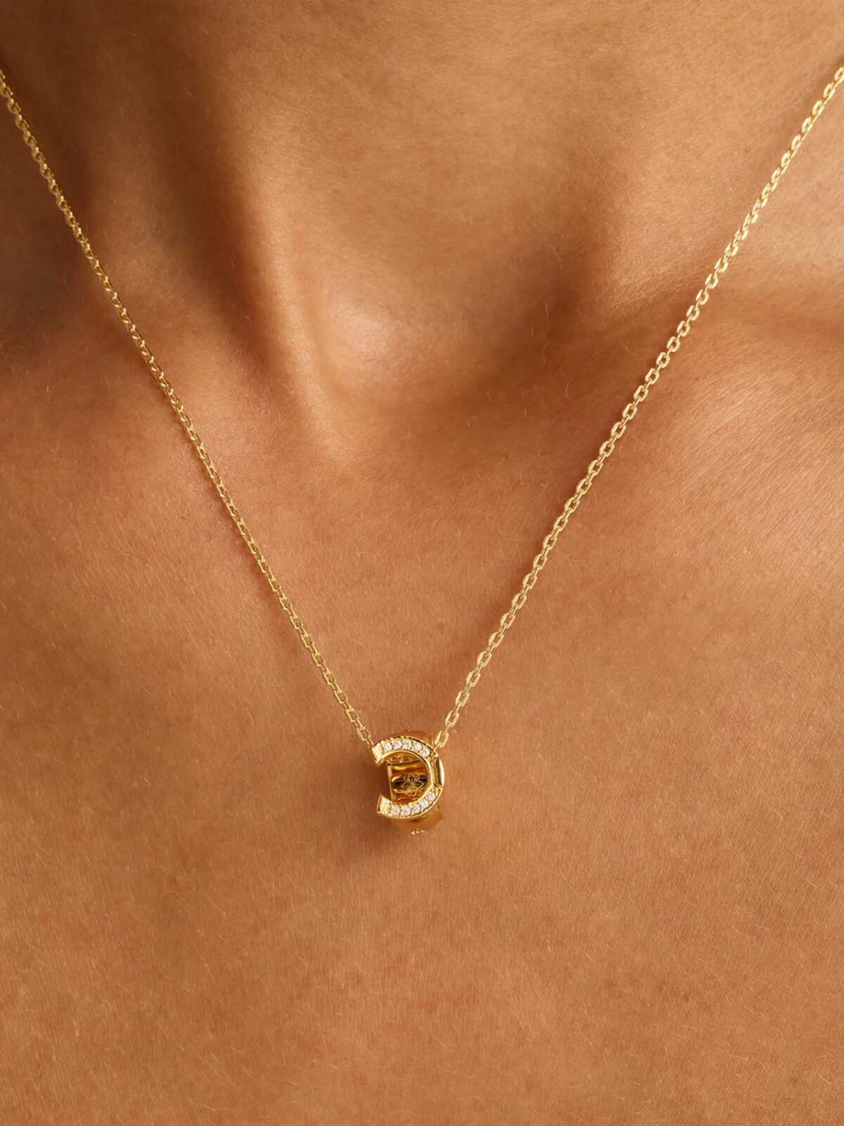 Lucky Horseshoe Petal - 18k Gold Vermeil