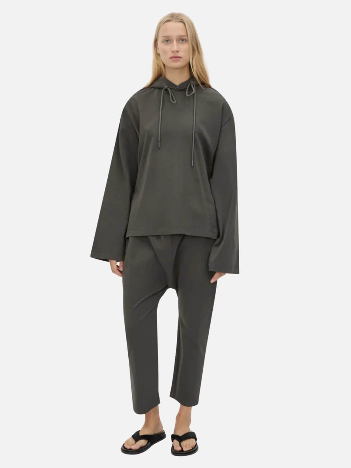 Studio Hoodie - Coal