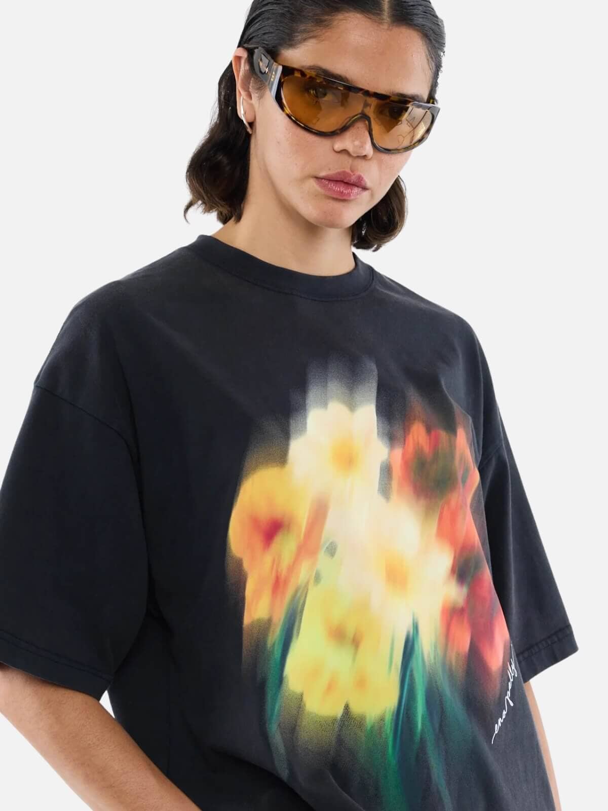 Blurred Daisy Frame Tee - Vintage Black Tops Ena Pelly