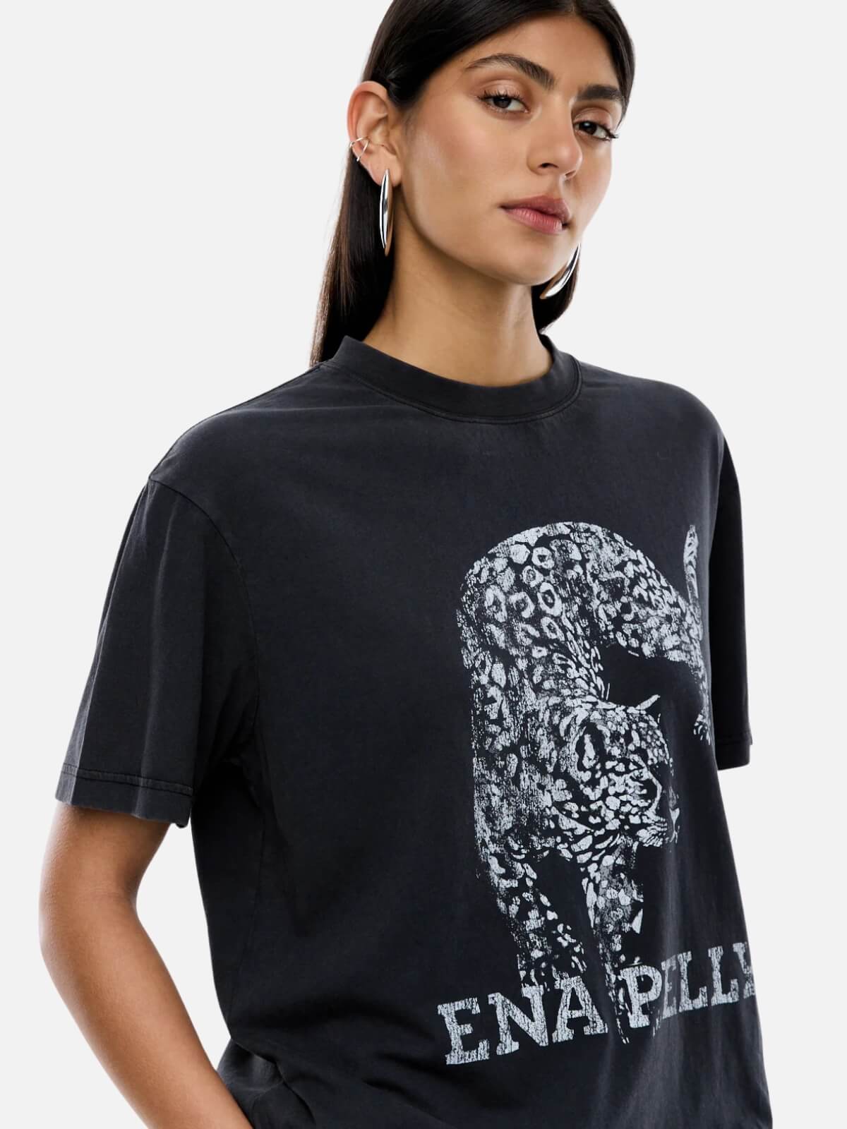 Crawling Leopard Tee - Vintage Black