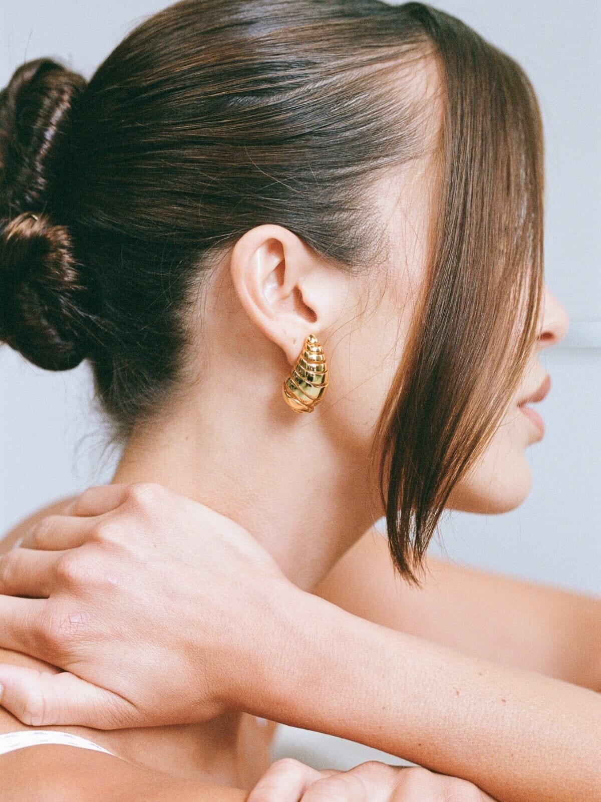 Porter | Blob Earrings - Spiral Gold | Perlu