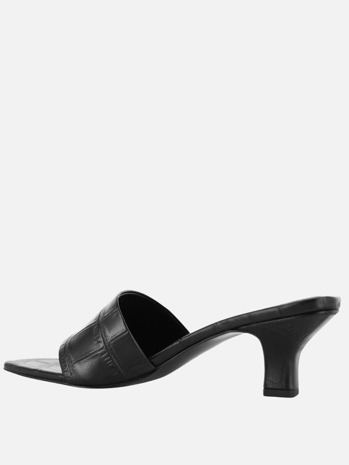 SENSO | Page - Ebony | Perlu