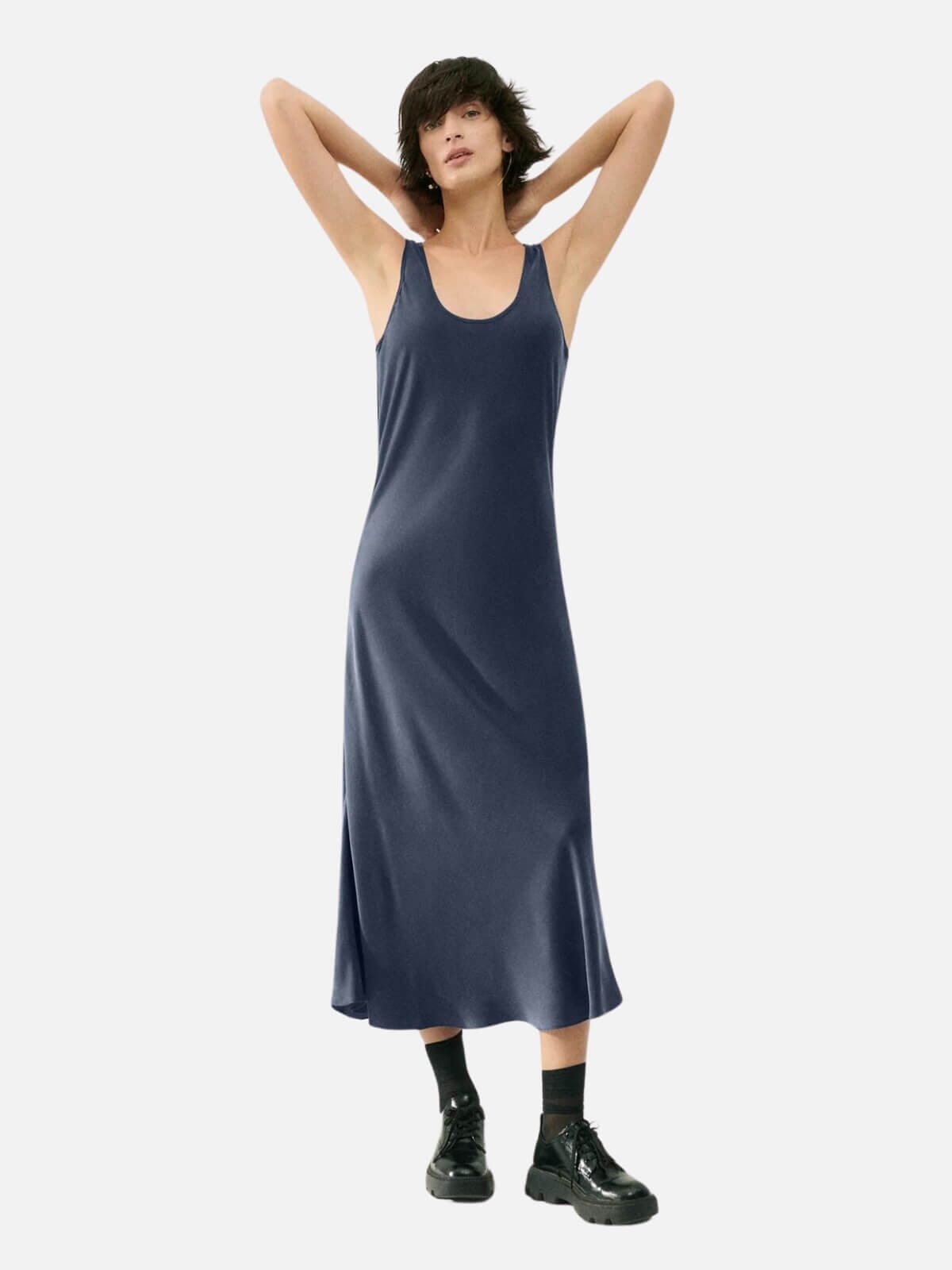 Silk Laundry | Scoop Neck Dress - Midnight | Perlu