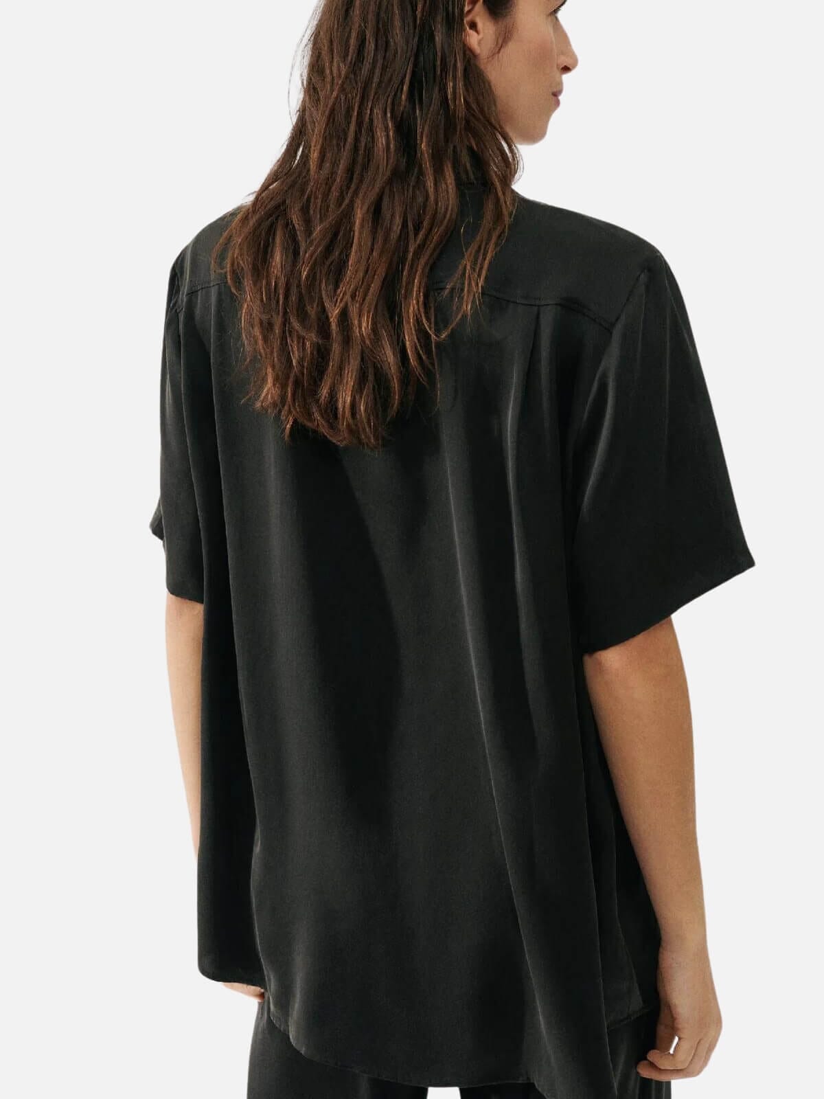 Silk Laundry | Short Sleeve Boyfriend Shirt - Black | Perlu