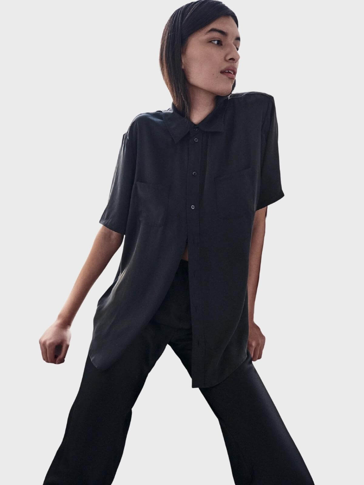 Silk Laundry | Short Sleeve Boyfriend Shirt - Black | Perlu