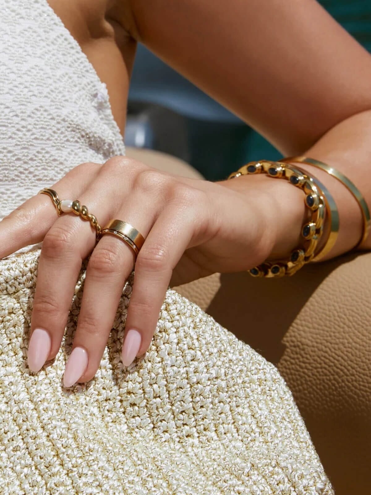 Arms Of Eve | Viola Ring - Gold | Perlu