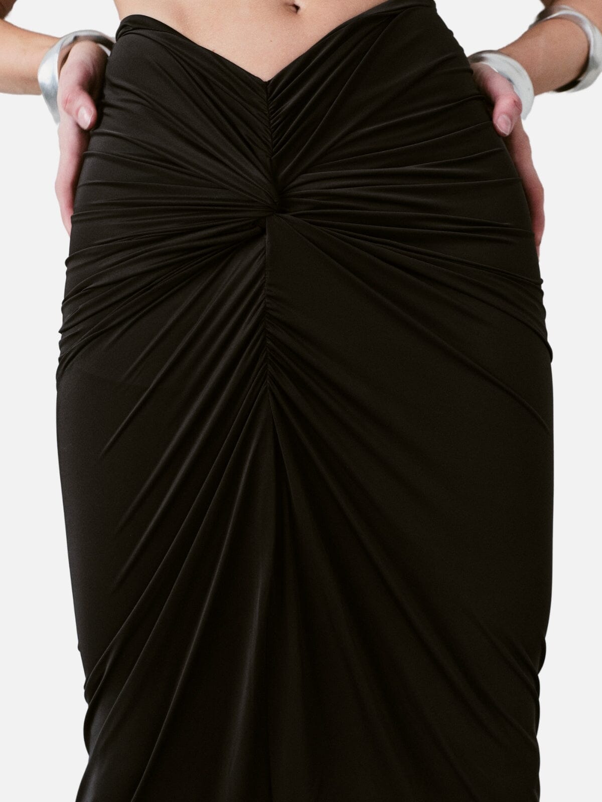 Bayse | Manhattan Maxi Skirt - Black | Perlu