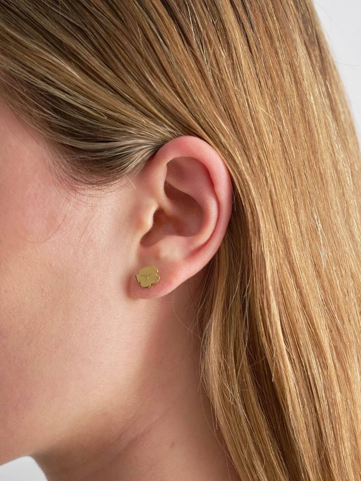 Brie Leon | Marie Stud Earrings - Gold | Perlu