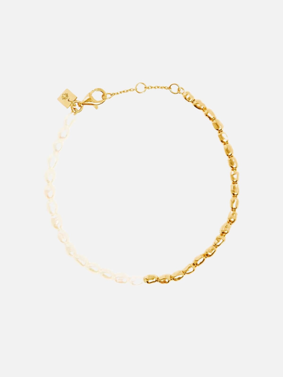 By Charlotte | By Your Side Pearl Bracelet - Gold | Perlu 