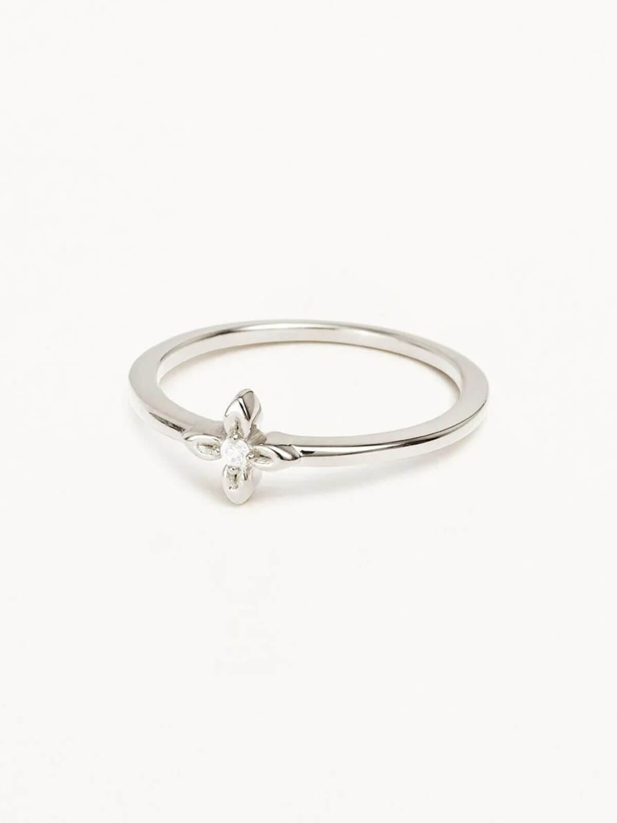 By Charlotte | Live In Light Ring - Silver | Perlu