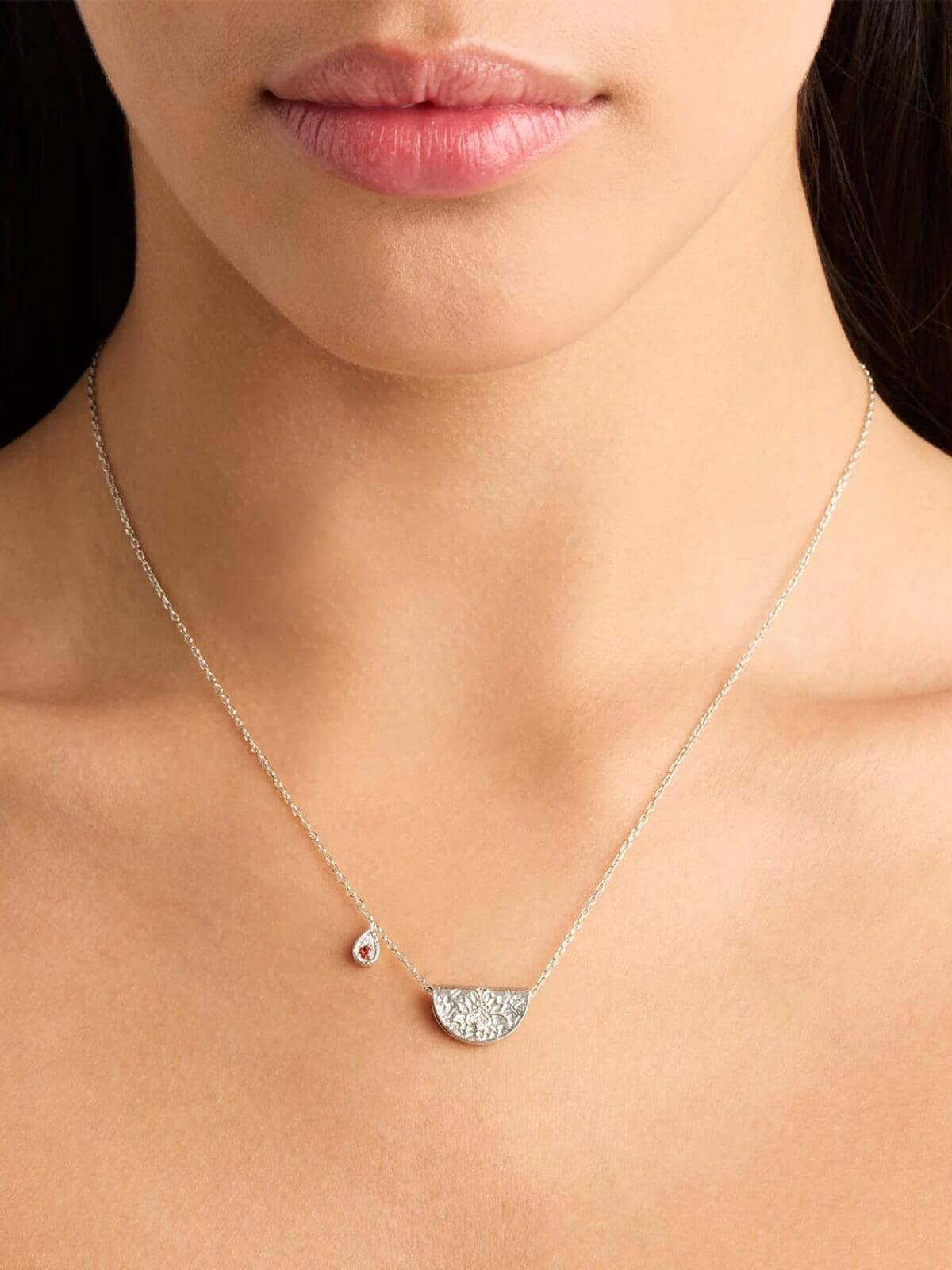 By Charlotte | Lotus Birthstone Necklace - January | Garnet - Silver  | Perlu