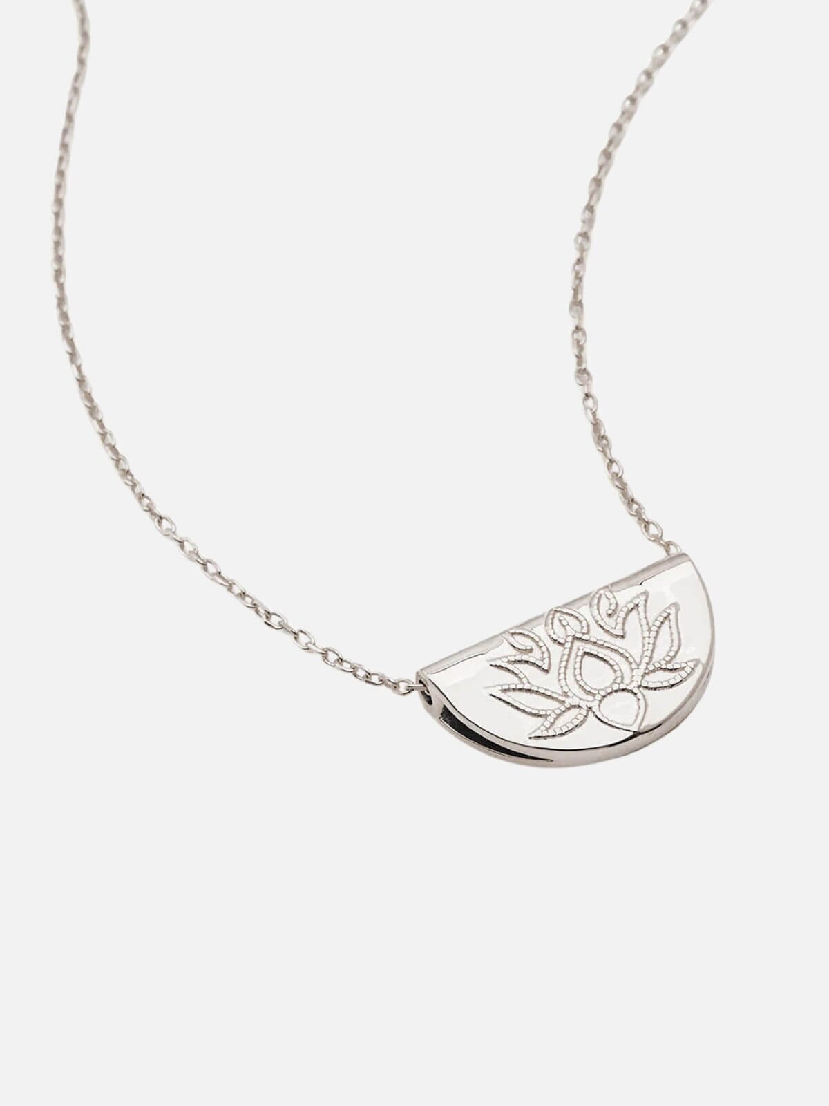 By Charlotte | Lotus Short Necklace - Silver | Perlu