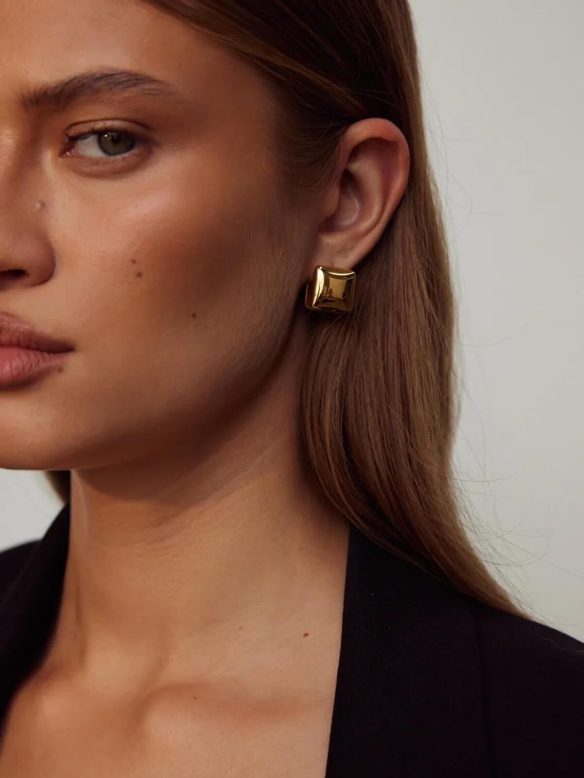 Cendre | Rive Gauche Huggie Earrings - Gold | Perlu