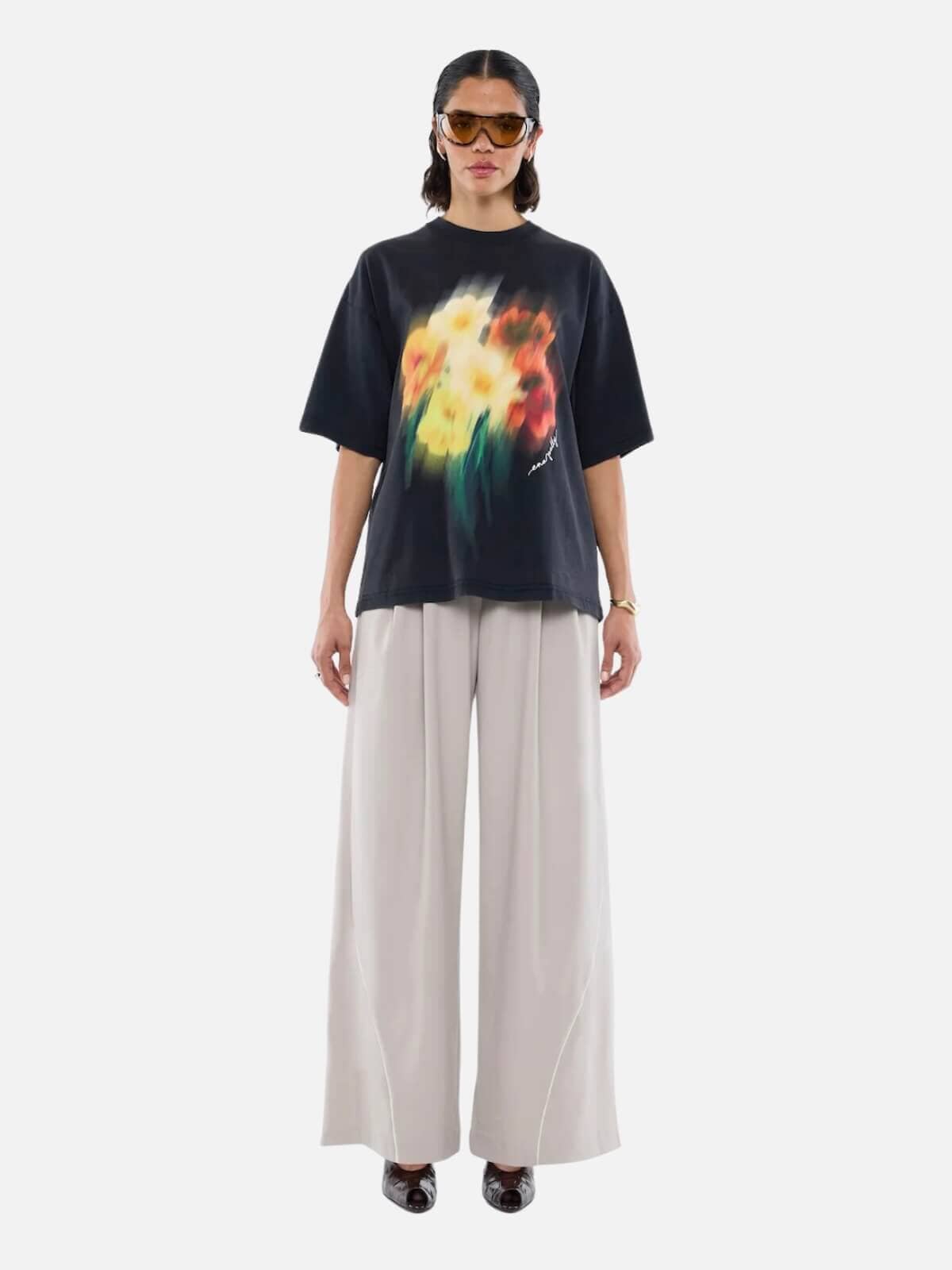 Blurred Daisy Frame Tee - Vintage Black Tops Ena Pelly 