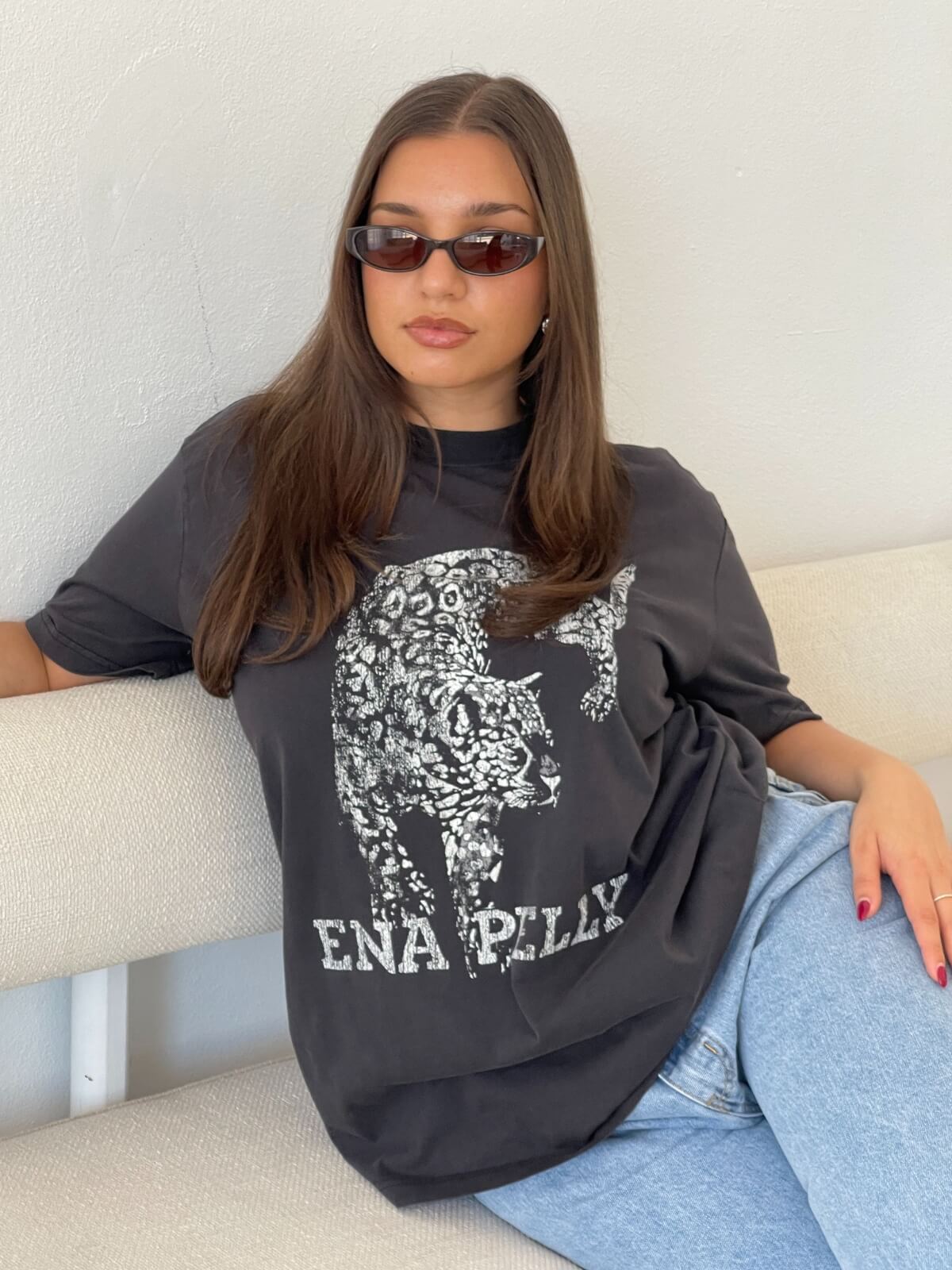 Crawling Leopard Tee - Vintage Black