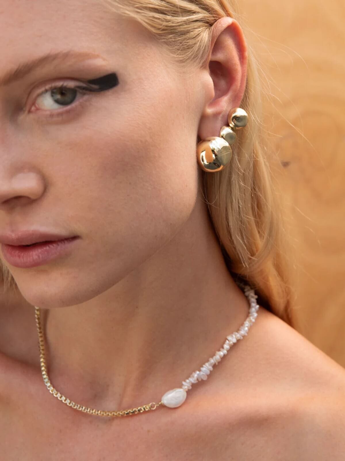 Currents Pearl Choker: Brass + 18K Gold Plating + Freshwater Pearl Earrings F+H Jewellery 