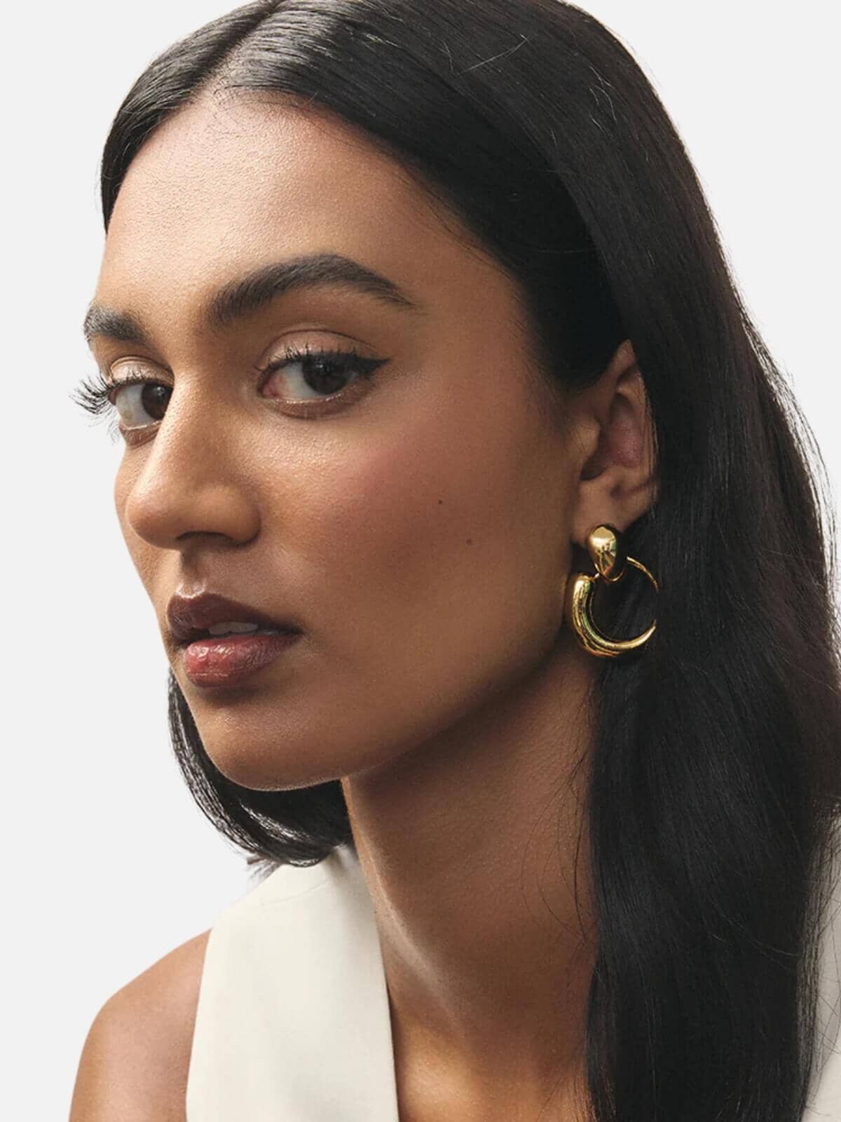 Jolie & Deen | Fabienne Earrings - Gold | Perlu