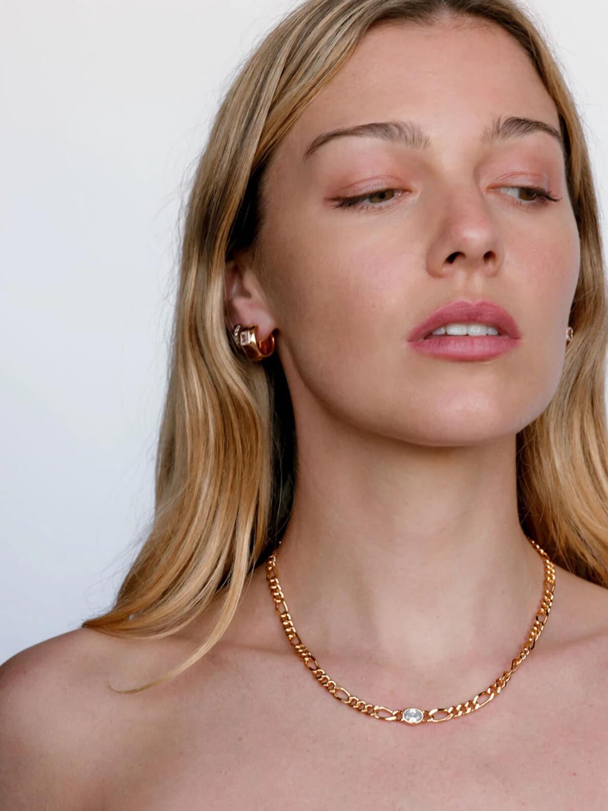 The Oval Bezel Chain Necklace - Gold