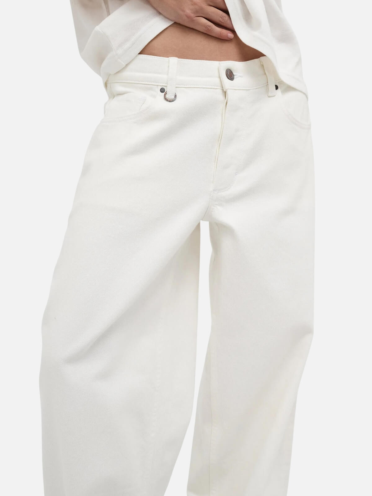 Nancy Barrel - White