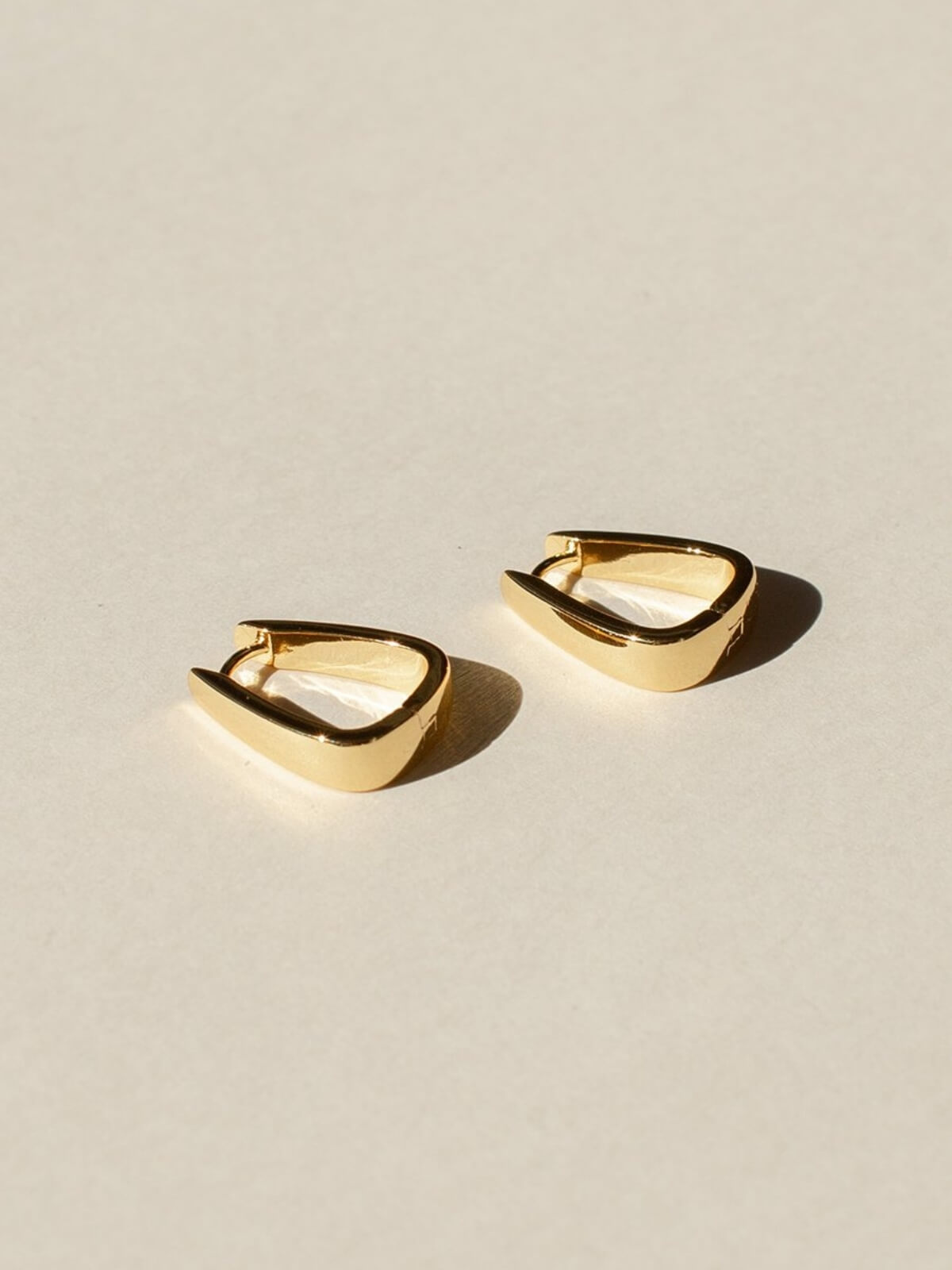 Brie Leon | Uma Drop Sleeper Earrings - Gold | Perlu