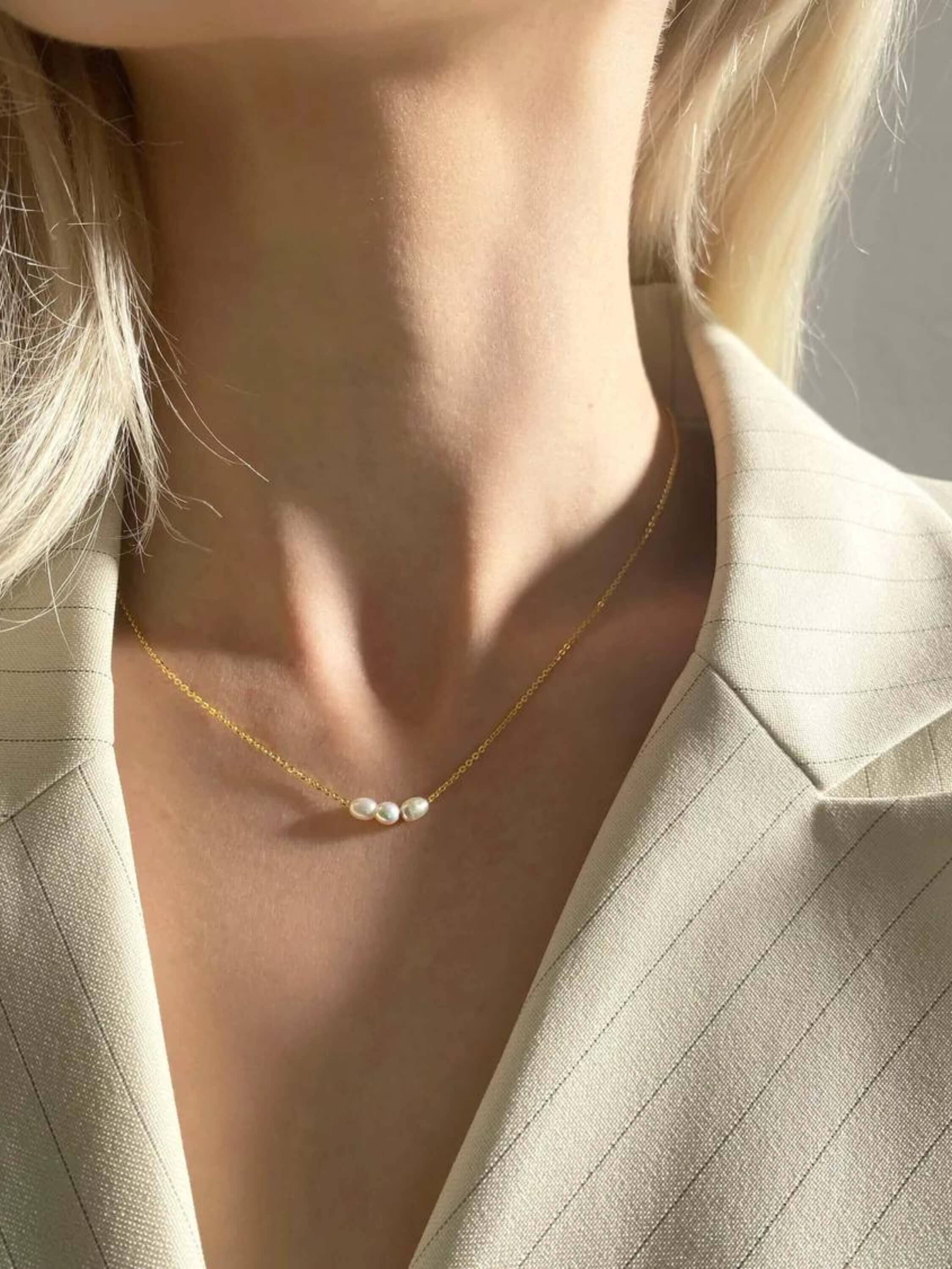 Saint Valentine | Mini Pearl Necklace - Gold | Perlu